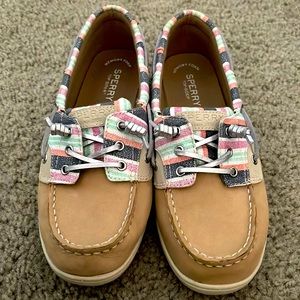 EUC Sperry girls shoresider